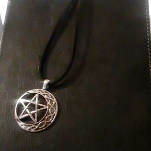 Star pendant necklace